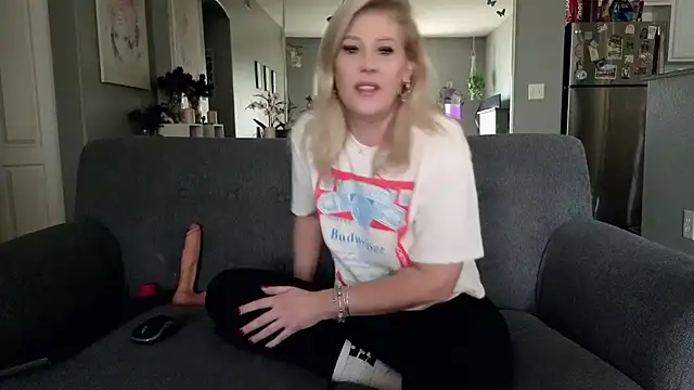 Lexi Shocker online show from November 2025 05:40:02 PM