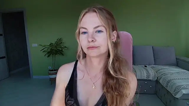 Snapshot of Cuddle_Cat chatting on July 2026 01:35:02 PM Cuddle Cat online show from July 2026 01:35:02 PM