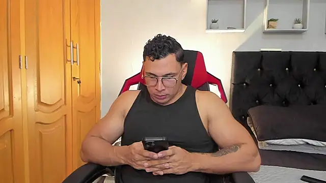 tyler hank01 online show from March 2026 07:25:01 PM