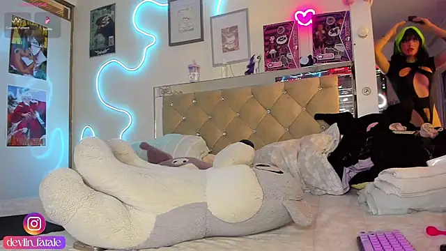 devlin nurmi online show from February 2025 06:13:01 PM