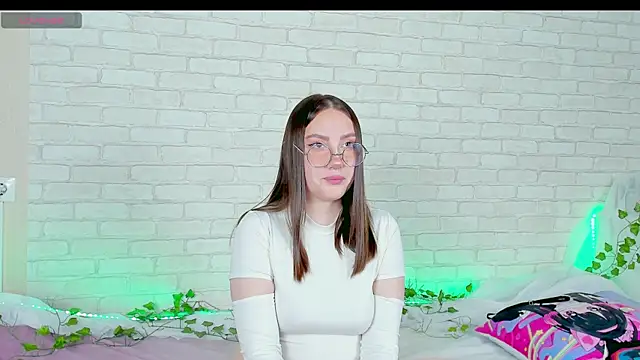 Snapshot of LinaKenny chatting on November 2025 05:56:01 PM LinaKenny online show from November 2025 05:56:01 PM