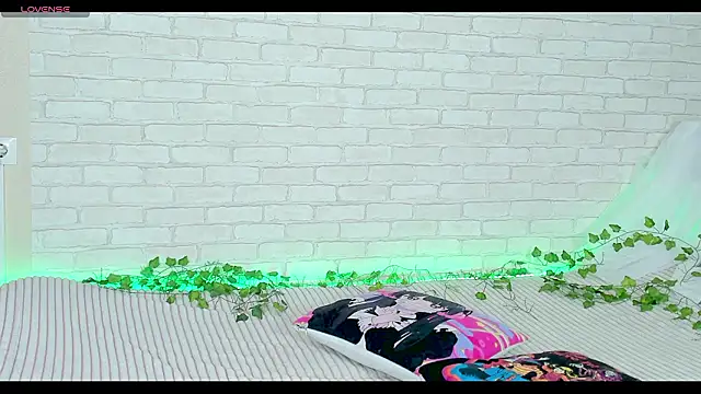 LinaKenny online show from February 2026 01:16:01 PM