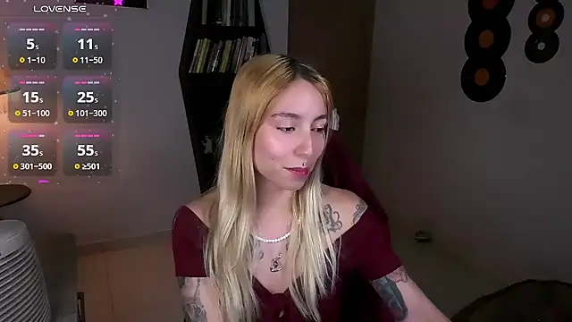 Saucy Jenn online show from October 2025 02:52:01 AM