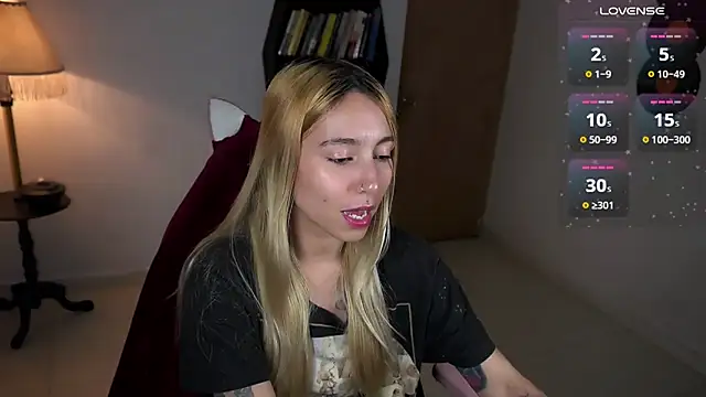 Saucy Jenn online show from November 2025 10:41:02 PM