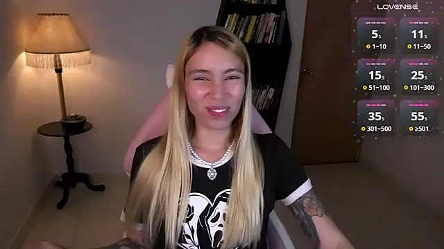 Saucy Jenn online show from November 2025 02:25:01 AM