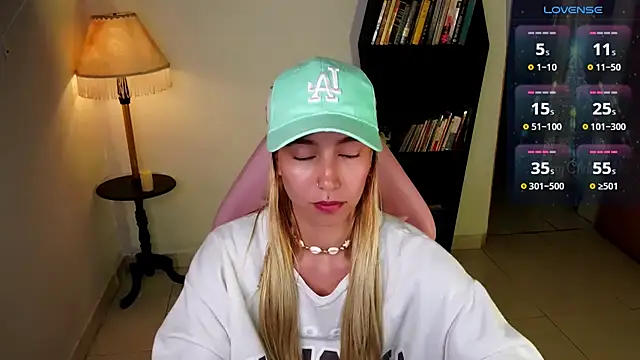 Saucy Jenn online show from January 2026 02:47:02 AM