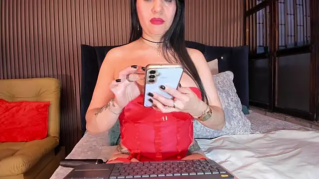 JuliaDawson  online show from October 2025 10:54:02 PM