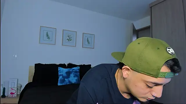 alejandro calderon1 online show from December 2025 01:57:02 AM