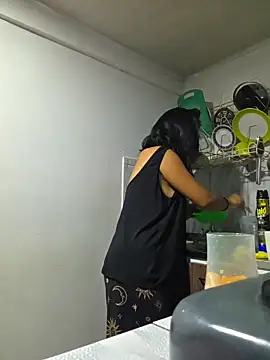 Hannah-grace online show from November 2025 09:30:01 AM