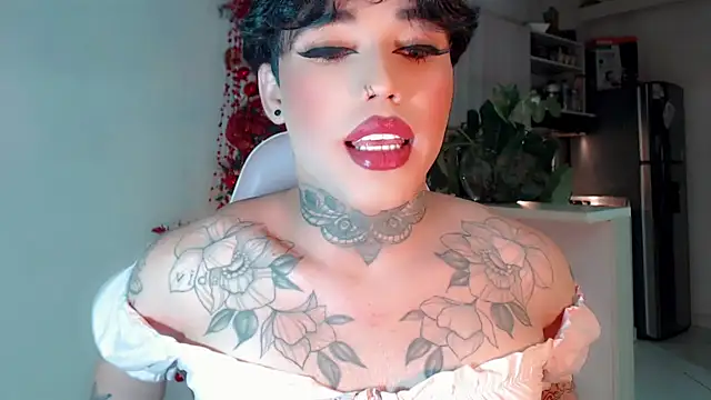 Snapshot of little_star_porn chatting on December 2024 11:40:02 PM little star porn online show from December 2024 11:40:02 PM