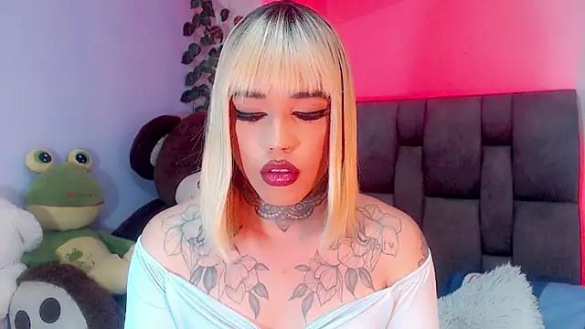 Snapshot of little_star_porn chatting on March 2025 10:47:01 PM little star porn online show from March 2025 10:47:01 PM