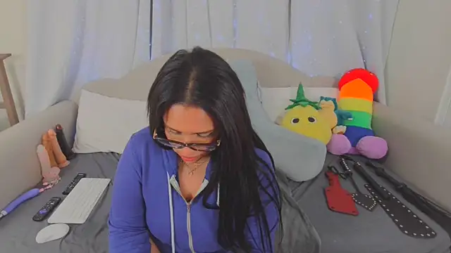 Snapshot of MeghanXO chatting on April 2026 01:50:01 AM MeghanXO online show from April 2026 01:50:01 AM