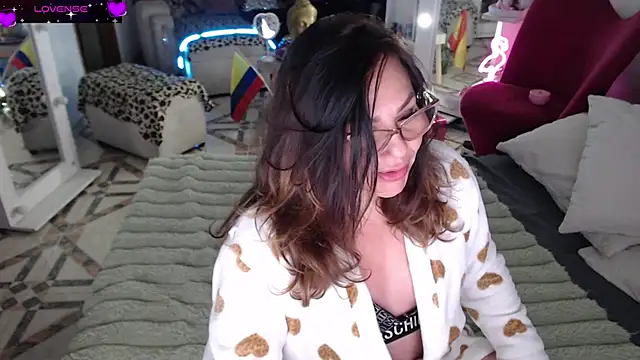 Snapshot of Myrnasexxx chatting on June 2026 10:43:02 AM Myrnasexxx online show from June 2026 10:43:02 AM