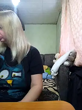 Snapshot of BustyBlond chatting on January 2026 05:33:01 AM BustyBlond online show from January 2026 05:33:01 AM