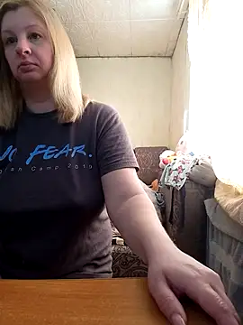 Snapshot of BustyBlond chatting on March 2026 05:25:01 AM BustyBlond online show from March 2026 05:25:01 AM