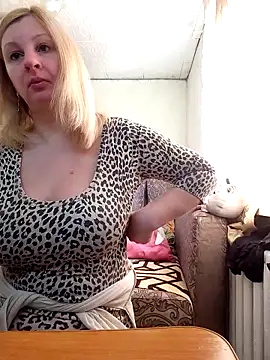 Snapshot of BustyBlond chatting on March 2026 06:30:01 AM BustyBlond online show from March 2026 06:30:01 AM