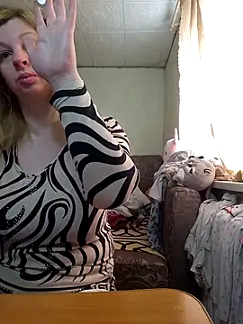 Snapshot of BustyBlond chatting on March 2026 05:24:01 AM BustyBlond online show from March 2026 05:24:01 AM
