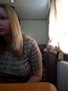 Snapshot of BustyBlond chatting on April 2026 04:48:02 AM BustyBlond online show from April 2026 04:48:02 AM