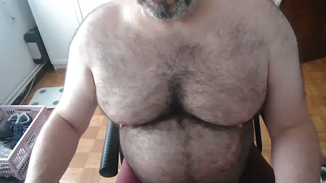 Snapshot of mikeyhotbear chatting on June 2026 09:14:01 AM mikeyhotbear online show from June 2026 09:14:01 AM