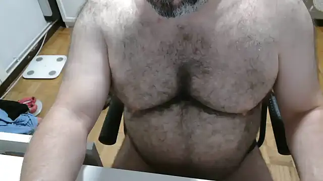 Snapshot of mikeyhotbear chatting on July 2026 04:09:01 AM mikeyhotbear online show from July 2026 04:09:01 AM