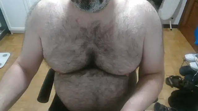 Snapshot of mikeyhotbear chatting on July 2026 04:16:01 AM mikeyhotbear online show from July 2026 04:16:01 AM
