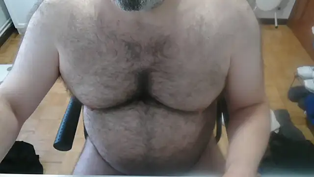 Snapshot of mikeyhotbear chatting on July 2026 05:43:01 AM mikeyhotbear online show from July 2026 05:43:01 AM