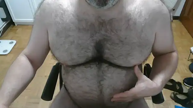 Snapshot of mikeyhotbear chatting on July 2026 05:11:01 AM mikeyhotbear online show from July 2026 05:11:01 AM