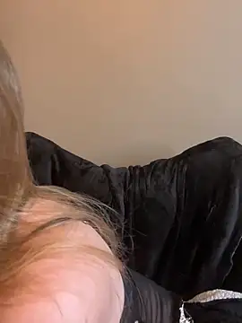 FoxyFrenchy online show from October 2025 05:36:02 PM