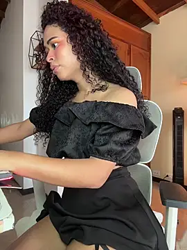 Snapshot of GabriSaenz chatting on July 2026 01:59:01 PM GabriSaenz online show from July 2026 01:59:01 PM