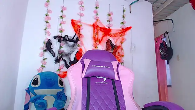 Briannabrachho online show from November 2025 03:05:02 PM