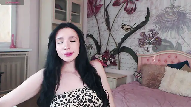 AliciaBow online show from October 2025 01:43:02 PM