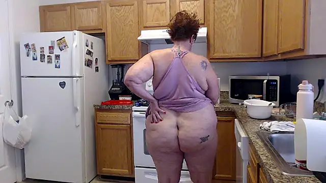 Snapshot of plusizebigbooty chatting on March 2025 04:00:02 PM plusizebigbooty online show from March 2025 04:00:02 PM