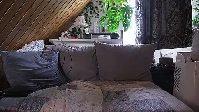 TessaWinter online show from July 2026 03:07:01 PM