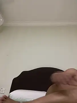 Snapshot of Sanieku chatting on February 2026 09:06:02 AM Sanieku online show from February 2026 09:06:02 AM