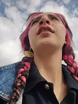  Laary online show from December 2025 08:16:02 PM