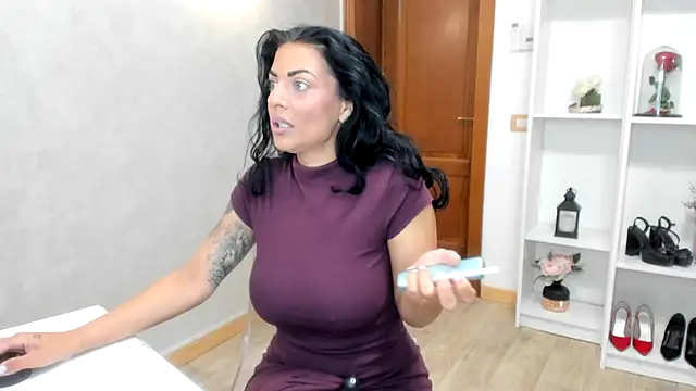 ElisaBaxter online show from October 2025 04:21:01 AM