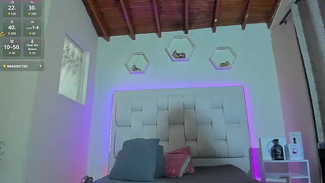 shanakendall online show from November 2025 02:28:01 PM