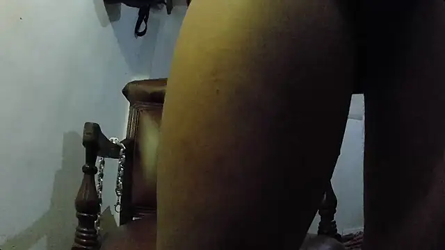 Snapshot of crazylatinguyy chatting on November 2025 01:28:02 PM crazylatinguyy online show from November 2025 01:28:02 PM