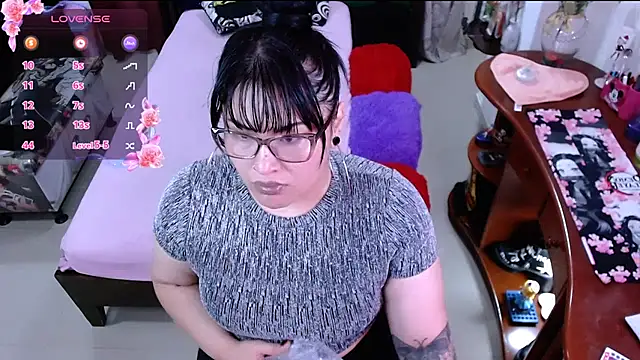 lufek23 online show from March 2025 08:48:01 PM