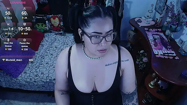 lufek23 online show from September 2025 03:35:02 PM