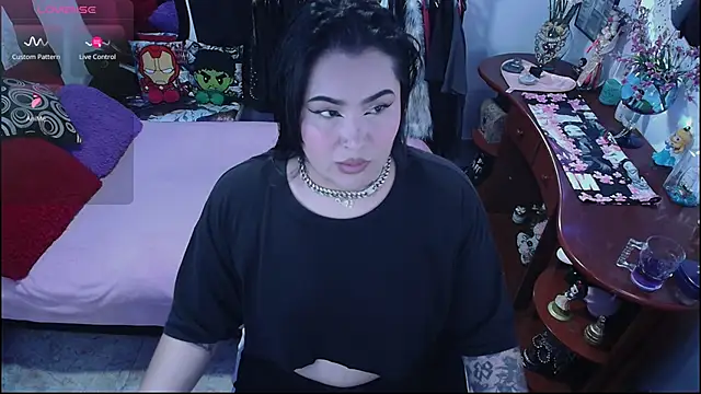 lufek23 online show from October 2025 12:26:02 PM