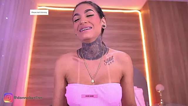 Snapshot of danna_berlin_ chatting on May 2026 07:18:02 PM danna berlin online show from May 2026 07:18:02 PM