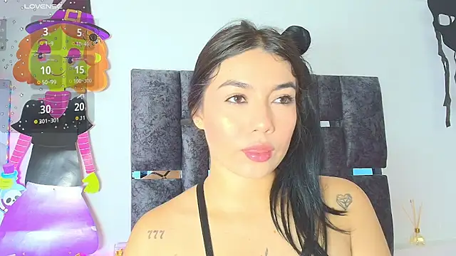 Natasharuso online show from October 2025 12:42:02 PM