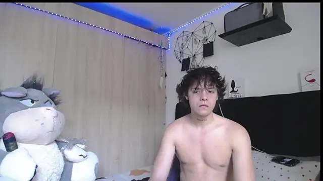 Snapshot of Santiago_kiler chatting on May 2026 04:03:02 PM Santiago kiler online show from May 2026 04:03:02 PM