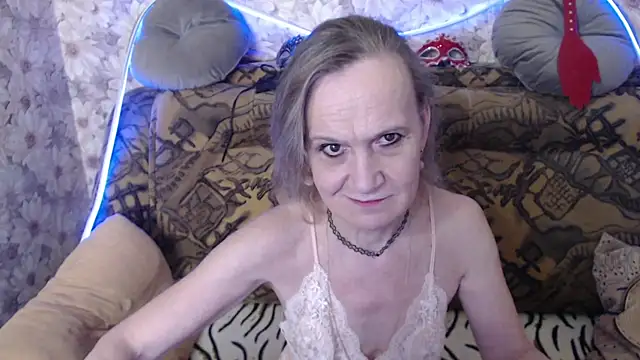 MissBekker online show from July 2026 10:12:01 PM