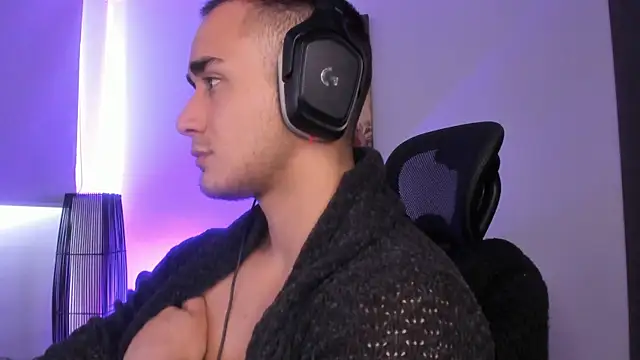 AlexRivera6 online show from December 2024 06:28:02 PM