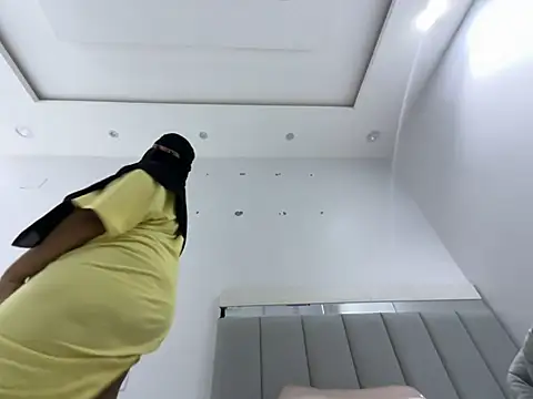 Submissive Arab online show from February 2025 07:17:02 PM