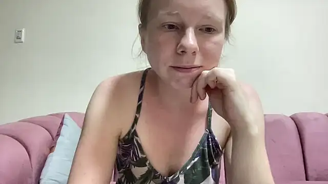 SweetLucy96 online show from September 2025 03:06:01 PM