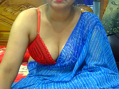 Snapshot of Daneldayna chatting on July 2026 02:11:02 AM Daneldayna online show from July 2026 02:11:02 AM