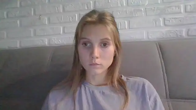 Snapshot of MaryMiton chatting on March 2025 03:42:01 PM MaryMiton online show from March 2025 03:42:01 PM